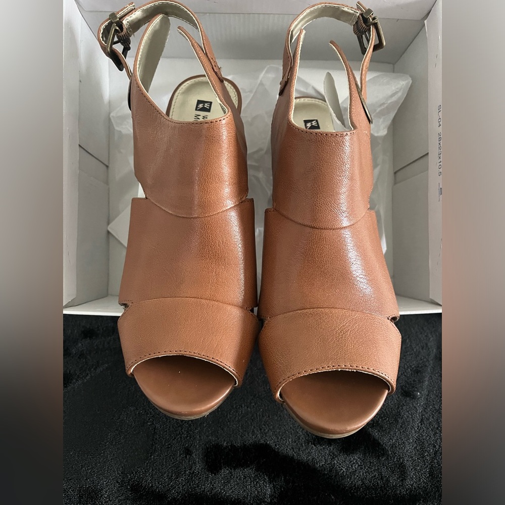 White Mountain Tan Sandals